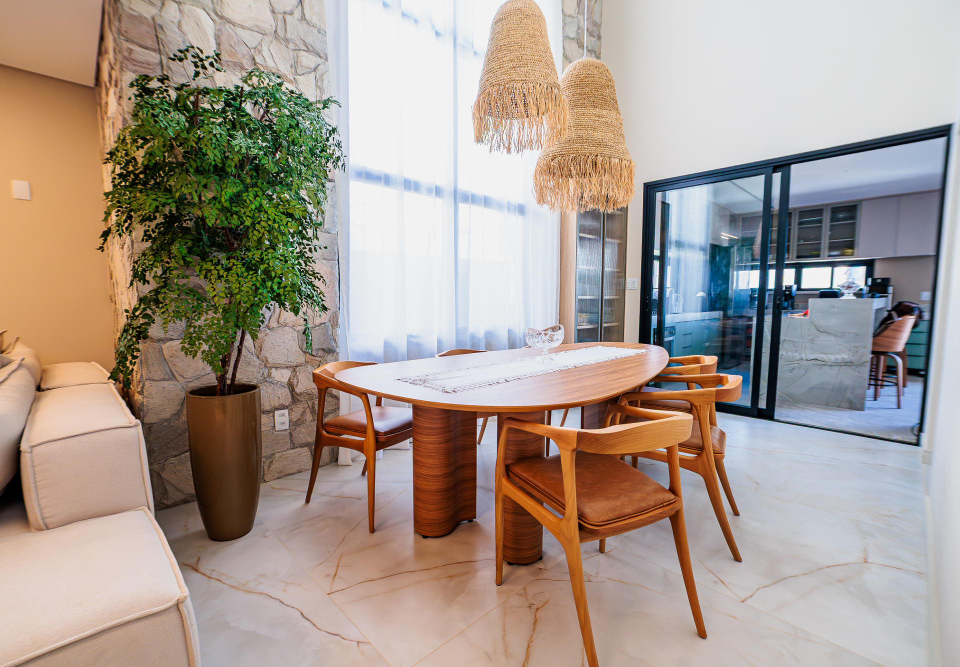 Tour por um apartamento do Maravista visto de dentro
